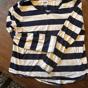 Old Navy striped long sleeve v-neck t-shirt, girls size 10-12 (large)